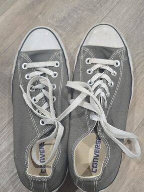 * EUC * Converse All Star Tennis Shoes